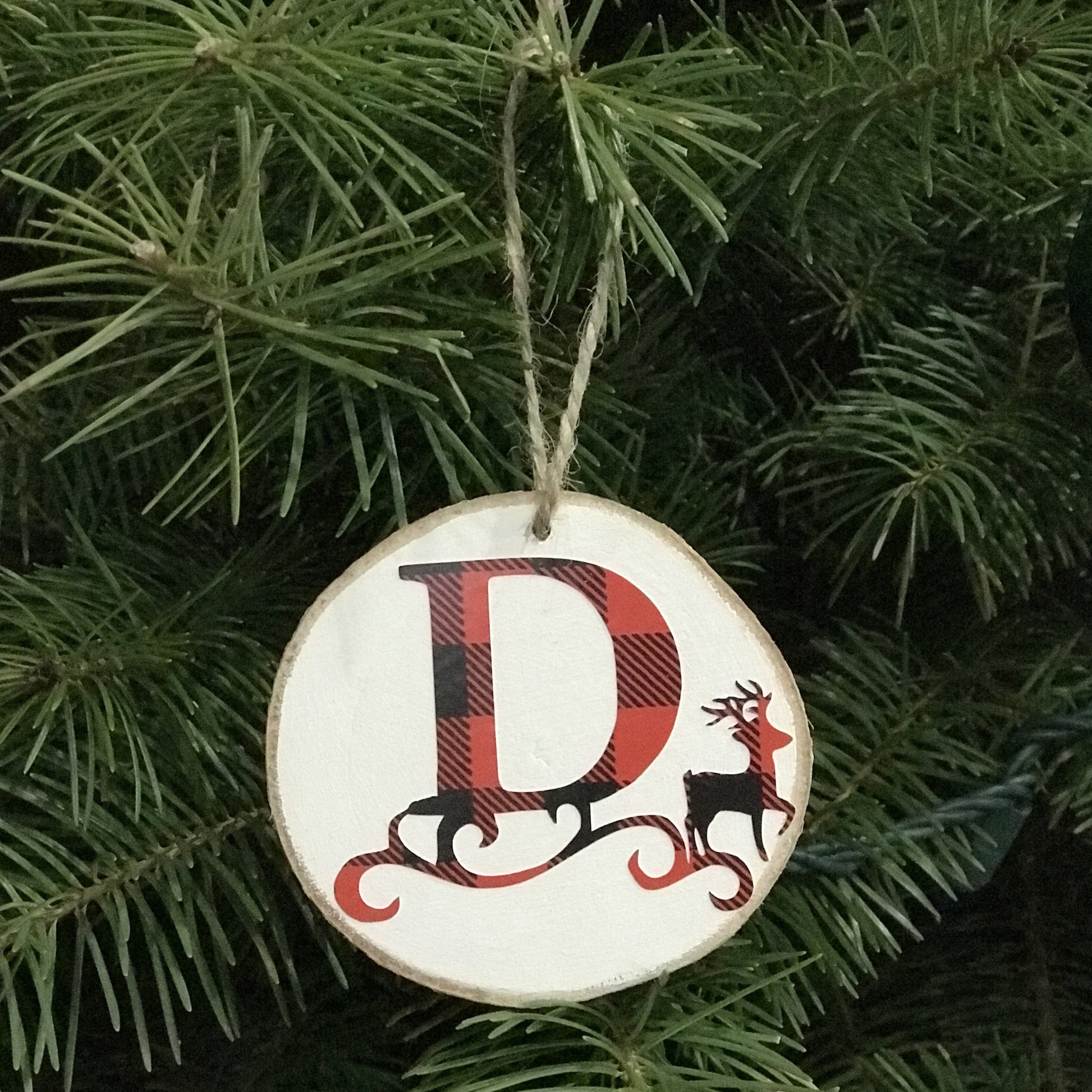 christmas ornament, wood slice, initial, letter ornament, buffalo plaid, red and black, name ornaments, reindeer, letter D