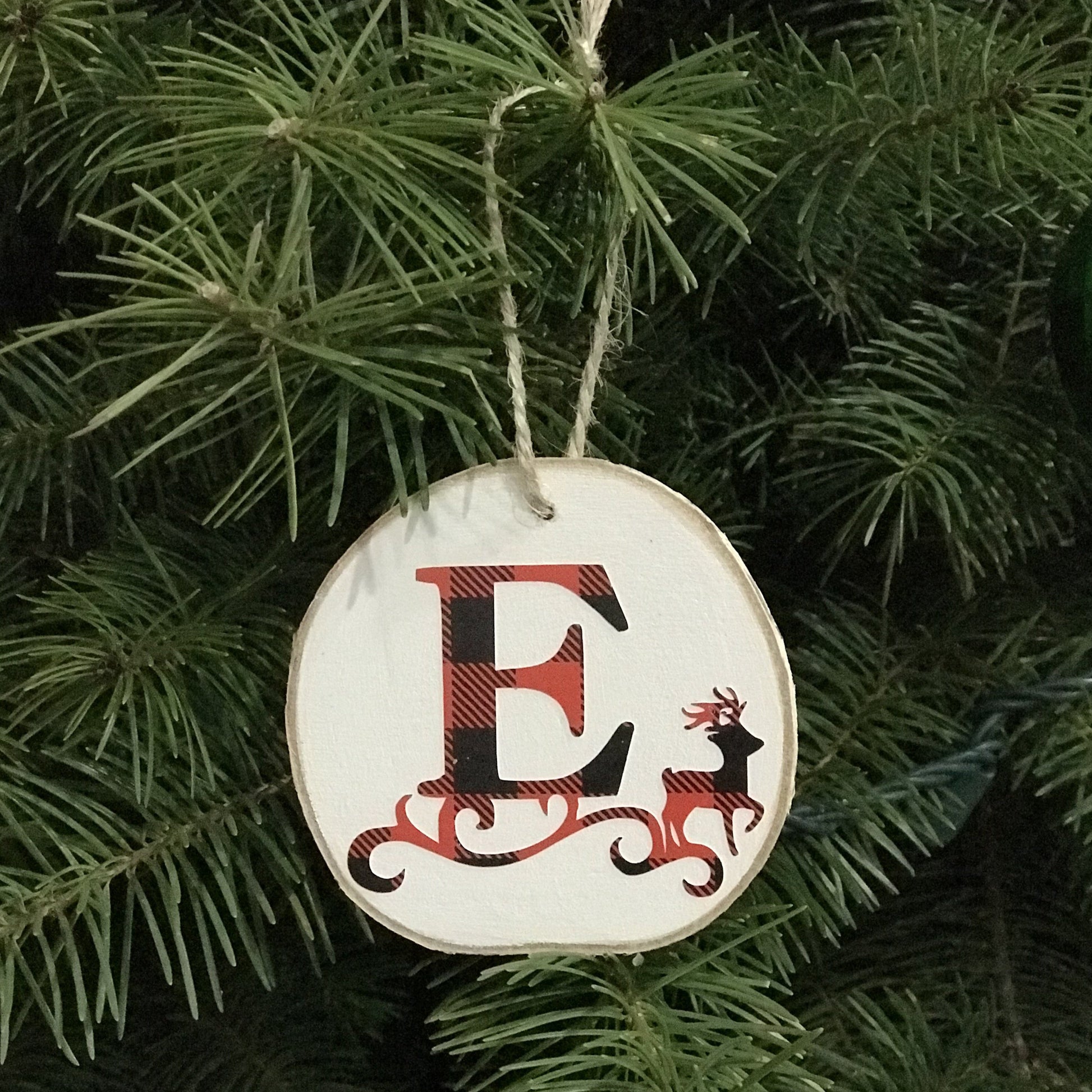 christmas ornament, wood slice, initial, letter ornament, buffalo plaid, red and black, name ornaments, reindeer, letter E